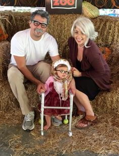 Growing old with you family costume #halloweenpin24 Family Costume Ideas, Family Costumes, Growing Old, Costume Ideas, Pins