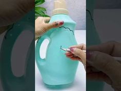 Cute Flower Pots, Plastic Container Crafts, Diy Detergent, Laundry Detergent Bottles, Diy Flower Pot, Plastic Bottle Crafts Diy, Plants In Bottles, Detergent Bottles