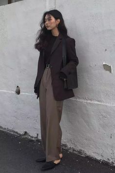 Chic Blazer Outfit, Women Office Outfits, Stylish Office Wear, Smart Casual Women, Blazer Outfits Casual, Business Professional Outfits, Blazer Outfits For Women, Office Wear Women, Professional Outfits Women