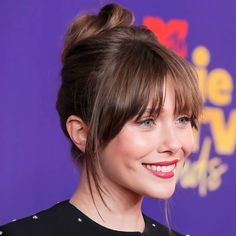 Mother Of The Bride Hair, Curly Hair Wig, Mom Hairstyles, Haircut And Color, Penteado Cabelo Curto, Elizabeth Olsen, Long Hair Cuts