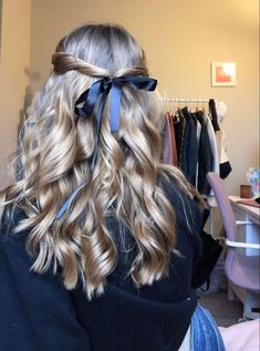 Stunning Hairstyles, Bow Hairstyle, Clip Hairstyles, Ribbon Hairstyle, Hair Ribbons, Sleek Hairstyles, Hairstyles For Long Hair