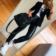 Pink 2024, Leggins Outfit, Outfits Leggins, Casual Sporty Outfits, Outfit Botas, Outfits Con Jeans, Look Legging, Black White Outfit, Friday Outfit