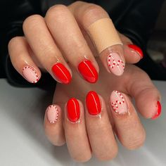 Subtle Christmas Nails, 22 Nails, Christmas Nails Design, Christmas Nail Designs Easy, Holiday Acrylic Nails, Teen Nails, Stunning Aesthetic, Candy Cane Nails, Girly Acrylic