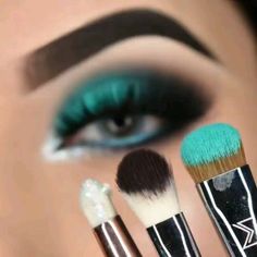 Makeup Pictorial, Beautiful Eyeshadow, Bright Makeup, Smokey Eye Makeup Tutorial, Magical Makeup, Make Up Videos, Eye Makeup Steps, Makeup Tutorial Video