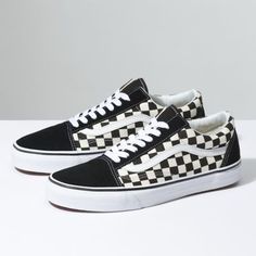 Vans Vintage, Old Skool Black, Checkered Vans, Vans Store, Vans Checkerboard, Vans Era, Vans High Top Sneaker, Classic Shoes, Vans Authentic