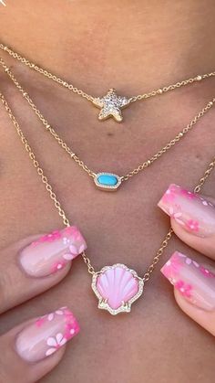 Bracelets Preppy, Preppy Accessories, Pictures Of Celebrities, Magical Pictures, Preppy Jewelry, Hilarious Photos, Jewelry Accessories Ideas, Sum Up, Jewelry Essentials