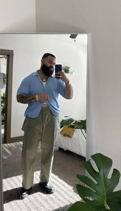 Black men Broad Men Fashion, Curvy Men Fashion, Style For Bigger Guys, Plus Size Men Outfits Aesthetic, Stocky Men Outfits, Plus Size Guys Fashion, Chubby Guys Outfits, Male Fashion Plus Size