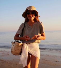 Bali Outfit, Beach Vacation Outfits, Vacation Style, Summer Photos, Beach Look