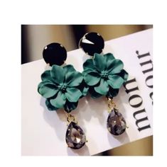 Beautiful Flower Vintage Earrings Bohemia Green Black Crystal Earrings, Sunflower Pendant, Earring For Women, Hanging Earrings, Green Flower, Big Earrings, Crystal Drop Earrings, Crystal Flower, Crystal Drop