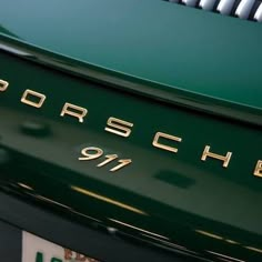 Green And Gold Aesthetic, Green Porsche, Dark Green Wallpaper, Royal Green, Gold Aesthetic