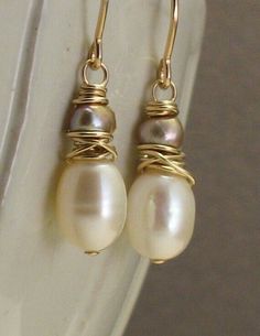 Lindos Coin Pearl Earrings, Golden Champagne, Ivory Earrings, Earrings Inspiration, Champagne Color, Diy Schmuck, Earthy Colors, Bijoux Diy, Jewelry Projects