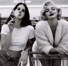 Lana Del Rey In White, Lana And Marilyn, Lana Del Rey Marilyn Monroe, Fashion Souls, Lana Del Rey Love, Lana Rey, Girlboss Fashion, Brooklyn Baby, Norma Jeane