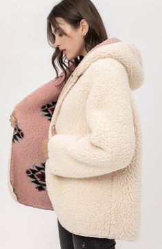 Mauve tribal print and cream reversible hooded sherpa jacket Pockets on mauve side * jacket is oversized ~ xl will fit xl/xxl hand wash Teddy Bear Hoodie, Plush Coat, Slouchy Style, Bear Hoodie, Winter Mode, Teddy Jacket, Reversible Jacket, Sherpa Jacket, Hoodies For Sale