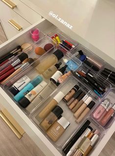 Rangement Makeup, Makeup Drawer Organization, Redecorate Bedroom, Room Design Bedroom, Room Makeover Bedroom, Room Makeover Inspiration, Room Inspiration Bedroom