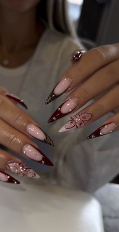 Fairycore Almond Nails, Vintage Almond Nails, Fall Long Almond Nails, Almondetto Nails Designs, Christmas Vibe Nails, December Nails Almond Shape, Almond Stiletto Nails Short, Nails 2024 Almond, Stilleto Nail Ideas