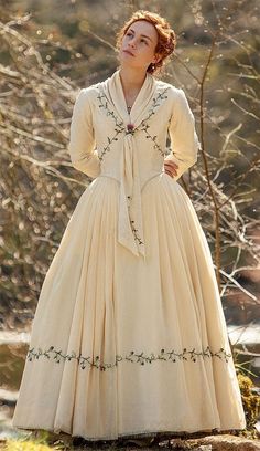 Plus Size Period Clothing, 1700s American Fashion, 20 Century Dress, Traditional English Dress, 1720s Dress, 18th Century Dress Aesthetic, Old Time Dresses, 1800 Wedding Dress, 1800s Dresses Casual