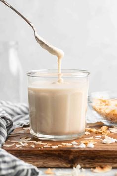 Learn how to make coconut butter using just one ingredient! It’s a creamy, rich indulgence that’s actually healthy, and you won’t believe how easy it is to make it at home. Coffee Flavors Drinks, Aip Breakfast, Sauce Bolognaise, Raw Cookie Dough, Creamy Rice, Raw Desserts, Savory Vegan, Vegan Ice Cream