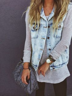 how to wear a denim vest Denim Vest Outfit, Sleeveless Jean Jackets, Vintage Denim Vest, Denim Vests, Vest Outfit, Bohol, Jean Vest, Mode Casual, Looks Street Style