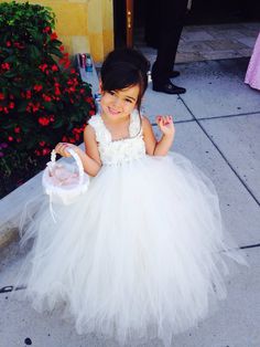 23 Ways to Repurpose an Old Princess Dress Into a Fresh Halloween Costume A Flower Girl Tulle Dress Wedding, Grey Flower Girl Dress, Gray Flower Girl, Tutu En Tulle, Toddler Birthday Dress, Blush Flower Girl Dresses, Wedding Tulle, Tulle Dresses, Toddler Tutu