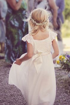 Ideia de penteado e acessório para daminhas. Chiffon Flower Girl Dress, Infant Flower Girl Dress