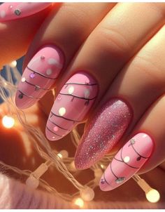 Pink Glitter Design Nails, Cute Christmas Nails Ideas, Cute Pink Nails Design Classy, Vacation Christmas Nails, Year Round Nail Ideas, Quick Easy Nail Designs, Pink November Nails, Pink White Christmas Nails, Long Christmas Nail Designs