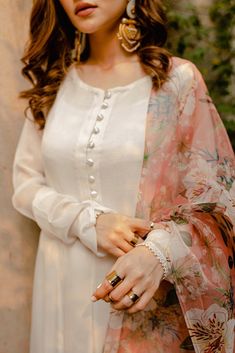 Deep White Frock Chiffon Frock, White Frock, Printed Organza, Anarkali Dress Pattern, Motivation Video, Long Frock, Pakistani Fashion Party Wear, Pakistani Fancy Dresses, Beautiful Pakistani Dresses