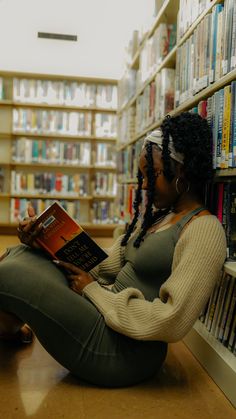 Aesthetic 
Black girl aesthetic 
Black girl liberty 
Black girl reading photos 
Library photoshoot ideas 
Photoshoot idea 
Black Girl photoshoot idea 
Photography 
Black photography 
Black aesthetic photography Black Academia, Femininity Aesthetic, Beautiful Photoshoot Ideas, Library Aesthetic, Reading Aesthetic, Black Photography, Photo Beautiful, Woman Reading