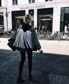 Camila Morrone, Fringe Festival, Classic Denim Jacket, Mode Vintage, Look Cool, Daily Fashion, Autumn Winter Fashion, Style Me, Dream Closet