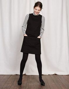 Pinafore Outfit, Black Pinafore, Outfit Short, Turtleneck Jumper, Gamine Style, Black Jumper, Striped Turtleneck