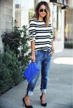 13 Times You Should Swap Out Your Jeans for a Skirt via @WhoWhatWear Casual Chique Stijl, Preppy Winter Outfits, Preppy Winter, Style Casual Chic, Sincerely Jules, Boyfriend Jean