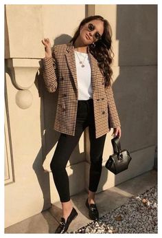 Plaid Blazer Outfit, Casual Chique Stijl, Pretty Winter Outfits, Summer Business Casual Outfits, Winter Mode Outfits, Nyc Fall, Outfit Chic, Office Outfits Women, Business Casual Outfits For Work