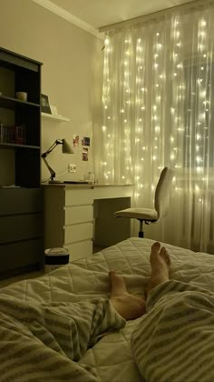 уют зима Small Room Curtains, Aestic Room Decor, Pinterest Room Decor, Minimalist Room, Dreamy Room, Apartment Decor Inspiration, Dream Room Inspiration