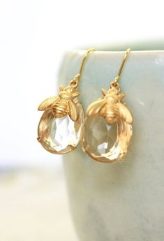 Honey Bee Earrings, Engagement Ring Rose Gold, Bee Jewelry, Earrings Summer, Spring Jewelry, Bee Earrings, Crystal Drop Earrings, Summer Jewelry, Glass Earrings