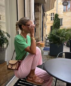 Bbq Outfits, Linen Pants Outfit, Errands Outfit, European Summer Outfits, Summer Vacation Outfits, Europe Outfits, Italy Outfits