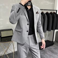 Suit Gray Men, Blazer Grey Men, Two Button Suit Men, Grey Formal Suit Men, Black And Grey Wedding Suit, Men Suits Colors, Best Blazer For Men, Casual Mens Suit, Grey Suit Men Casual