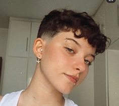 Short K Pop Hair, Edgy Short Haircuts, Shaved Hairstyles, Curly Pixie Hairstyles, Curly Pixie