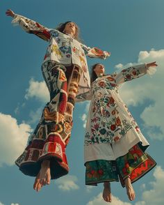 LEVITATION for @blursed_montage #landofblursed #aiart #aifashion #aifashiondesign #aifashioneditorial #fashioneditorial #midjourneyfashion #midjourneyart #midjourneyai #midjourneyblend #midjourneycreations #midjourneyv6 #midjourneysref White Skirt, White Skirts, Minimalist Fashion, Editorial Fashion, Fashion Art, Editorial, Vogue, Fashion Outfits, Collage