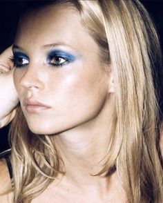 Editorial Make-up, 90s Makeup Look, Cruelty Free Makeup Brands, Blue Eyeshadow, Cruelty Free Makeup, Blue Makeup, Golden Girl