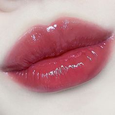 Red Plump Lips, Applying Concealer, Glossy Lips Makeup, Bentuk Alis, Anime Lips, Lip Art Makeup, Plump Lips, Lipgloss Lips