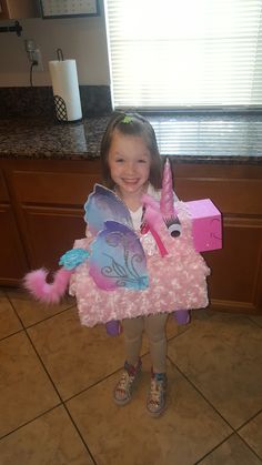 Unicorn shoebox project All About Me Shoebox Project, Valentines Shoe Box Ideas Girl, Shoe Box Float Ideas Kids, Shoebox Fiesta Float, Unicorn Shoe Box Float