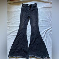 Free People Flared Black Denim Size: W26 Used Once, In Brand New Condition Black Denim Jeans With Button Closure, Black Stretch Washed Bottoms, Black High Waist Flare Jeans With Frayed Hem, Black High Rise Flare Jeans, Black Cotton Flare Jeans For Fall, Black Cotton Flare Jeans In Grunge Style, Black Cotton Grunge Flare Jeans, Washed Black Denim Flare Jeans For Fall, High Waist Dark Wash Grunge Flare Jeans