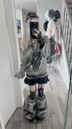 Cute Y2k Outfits Skirts, Emo Aesthetic Style, Thick Grunge Outfits, Cute Outfits Off Shein, Grunge Y2k Harajuku Outfits, Creepy Core Outfits, Outfit Ideas Emo Y2k, Grunge Kawaii Outfits, Emo Goth Clothes