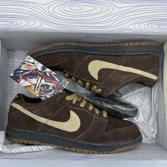 Nike Sb Dunk Low Pro, Read Read Read, Cooler Style, Dr Shoes, Shoe Wishlist, Nike Sb Dunk Low, Fresh Shoes, Sb Dunk Low, Nike Sb Dunk