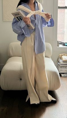 Cream Pants Outfit, Simple Casual Outfits, Stile Hijab, Cream Pants, Everyday Fashion Outfits, Casual Day Outfits, Easy Trendy Outfits, Modest Fashion Outfits, 가을 패션