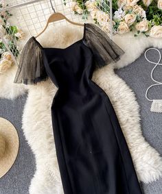 Simple black short dress fashion dress Fabric: blended Color: black Size(cm): S, M, L, XL S length 101 bust 84 waist 70 sleeve length 36 M length 102 bust 88 waist 74 sleeve length 37 L length 103 bust 92 waist 78 sleeve length 38 XL length 104 bust 96 waist 82 sleeve length 39 Trendy Black Bodycon Party Dress, Trendy Black Evening Bodycon Dress, Trendy Square Neck Midi Dress For Party, Trendy Square Neck Party Dresses, Chic Black Mini Bodycon Dress, Black Bodycon Evening Dress For Summer, Black Square Neck Bodycon Dress For Spring, Black Bodycon Dress With Square Neck For Spring, Black Bodycon Dress For Summer Evening