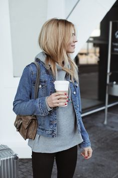 Casual Outfits Fashion, 2020 Style, Street Outfits, Look Jean, Look Of The Day, Mama Style, Make Life Easier, Jacket Outfit