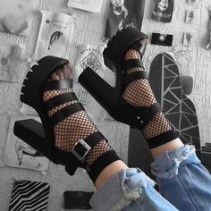 Goth Shoes, Cute Shoes Heels, Fancy Shoes, Mode Inspo, Goth Outfits, Edgy Outfits, Grunge Outfits