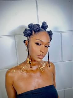 Black girl make up and hair Star Bantu Knots, 4c Bantu Knots, Fairy Bantu Knots, Bantu Knots Hairstyles With Braids, Boho Bantu Knots, Bantu Knot Braids, Bantu Knots 4c Hair, Loc Bantu Knot Styles, Bantu Knots With Bangs