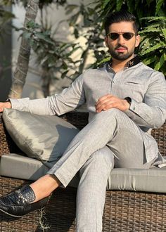 Kurta Pajama Basket Men, Kurta Pocket Design Men, Grey Kurta Mens, Eid Outfits For Men, Pre Wedding Outfits, Pocket Kurta, Fox Plate, Grey Kurta