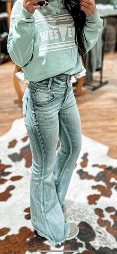 Mode Country, Foto Cowgirl, Western Girl Outfits, Western Fits, Country Style Outfits, Cute Country Outfits, Western Wear Outfits